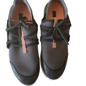 Olukai women’s size 8.5, maki 20366-PV40 leather, lace up shoe